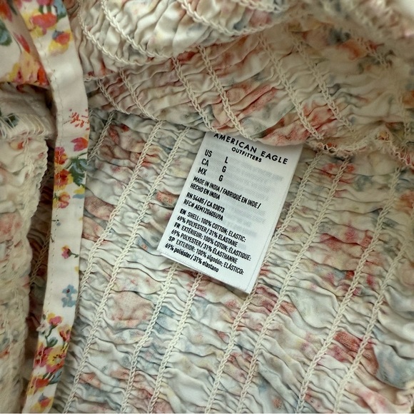 American Eagle Large Lace Up Smocked Floral Crop Top - Picture 4 of 8